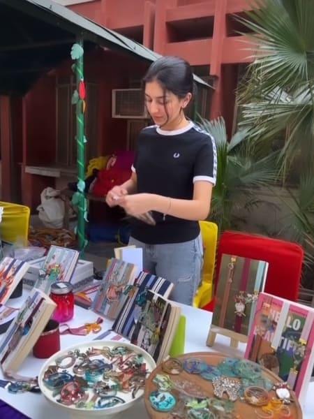 Vaasvi Singal exhibiting her handcrafts